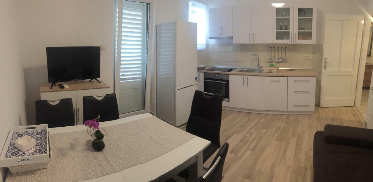 Apartments Matusan Palit Exterior photo